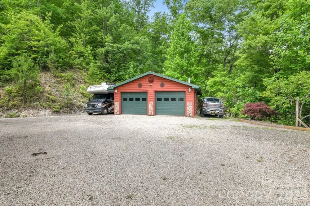 1188 Tobacco Branch Road Almond, NC 28702
