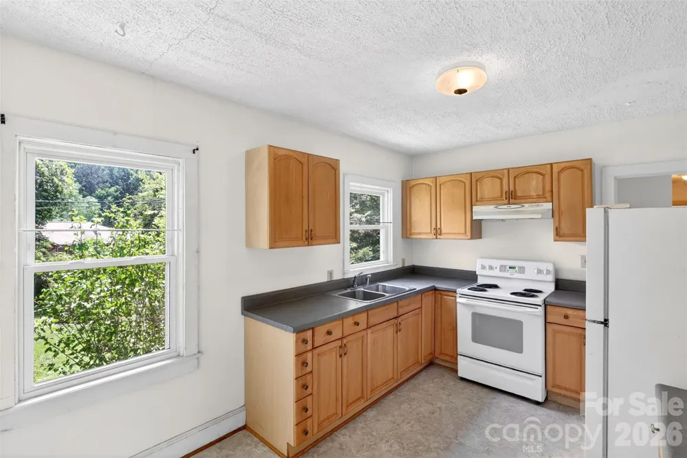 64 Second Street Tryon, NC 28782