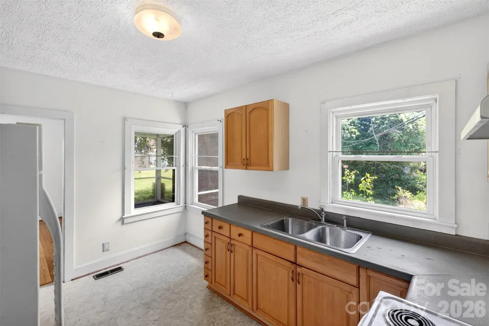 64 Second Street Tryon, NC 28782