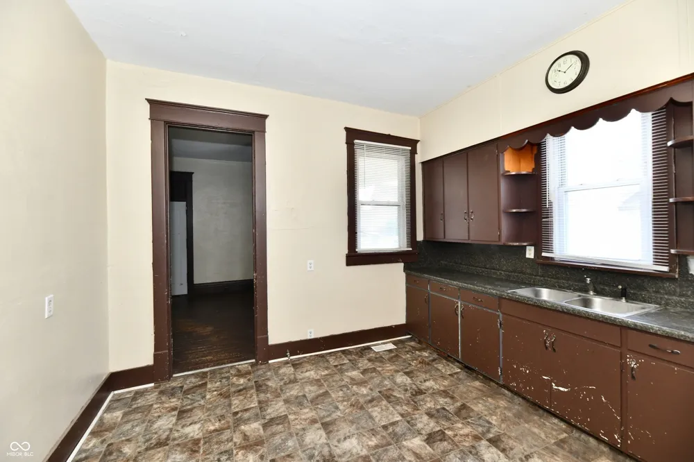 208 E Sherman Street Windfall, IN 46076