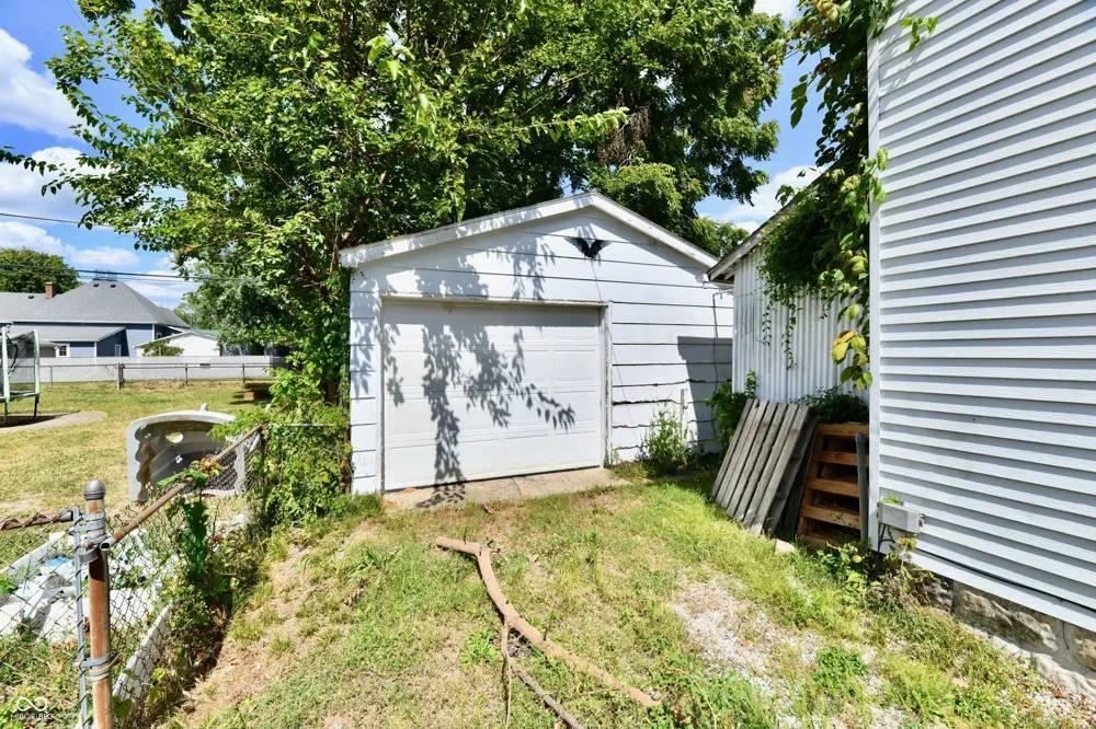 208 E Sherman Street Windfall, IN 46076