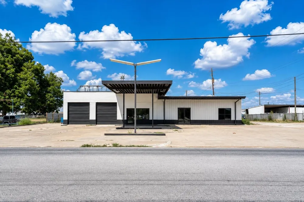 623 Richmond Road Wharton, TX 77488