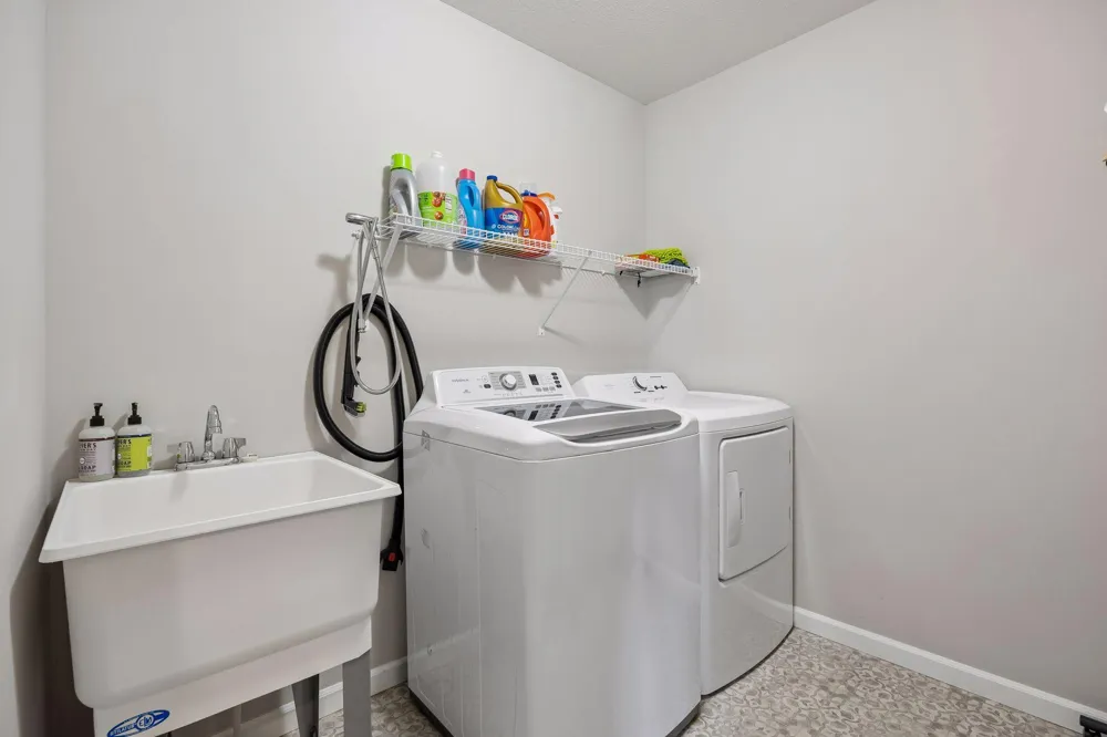 4941 Obsidian Way Victoria, MN 55386