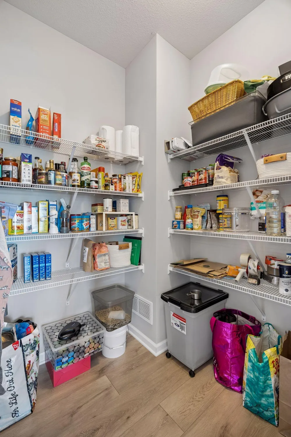 4941 Obsidian Way Victoria, MN 55386