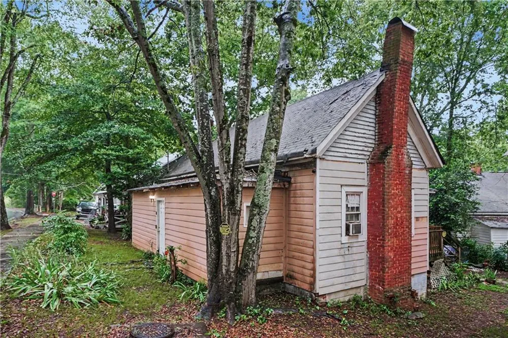 22 S Broad Street Porterdale, GA 30014