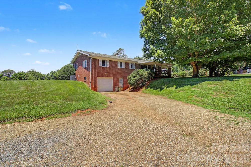 788 Alexander Road Alexander, NC 28701