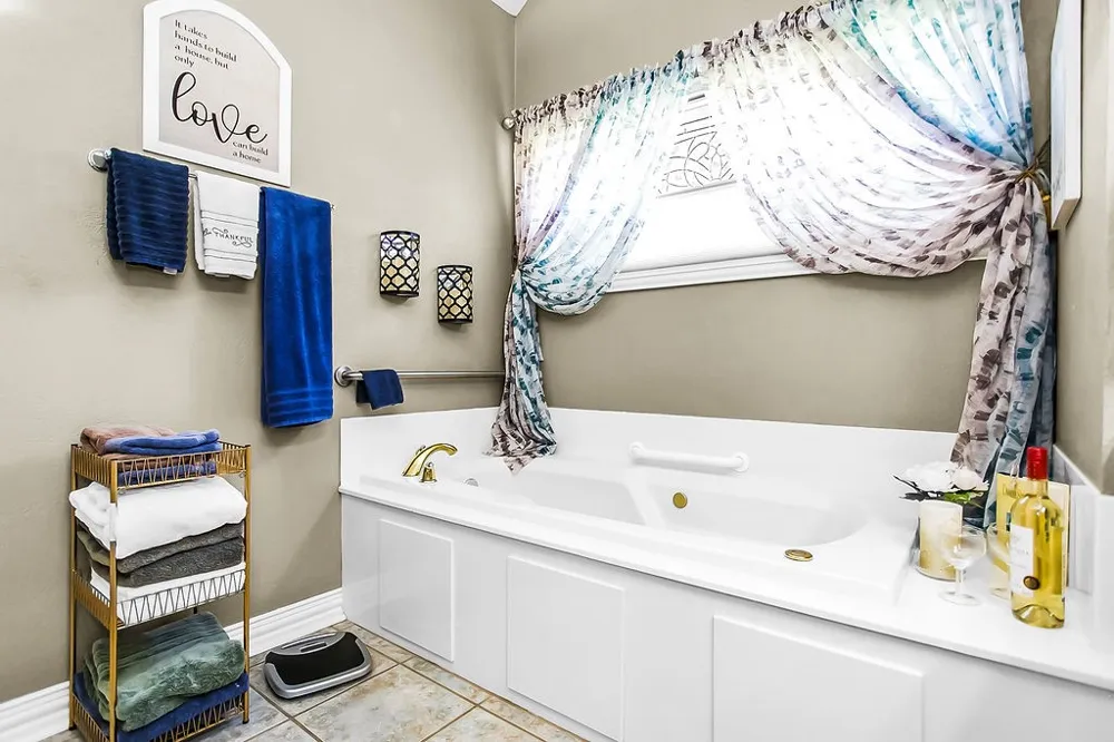 820 Cedar Creek Circle Bonham, TX 75418