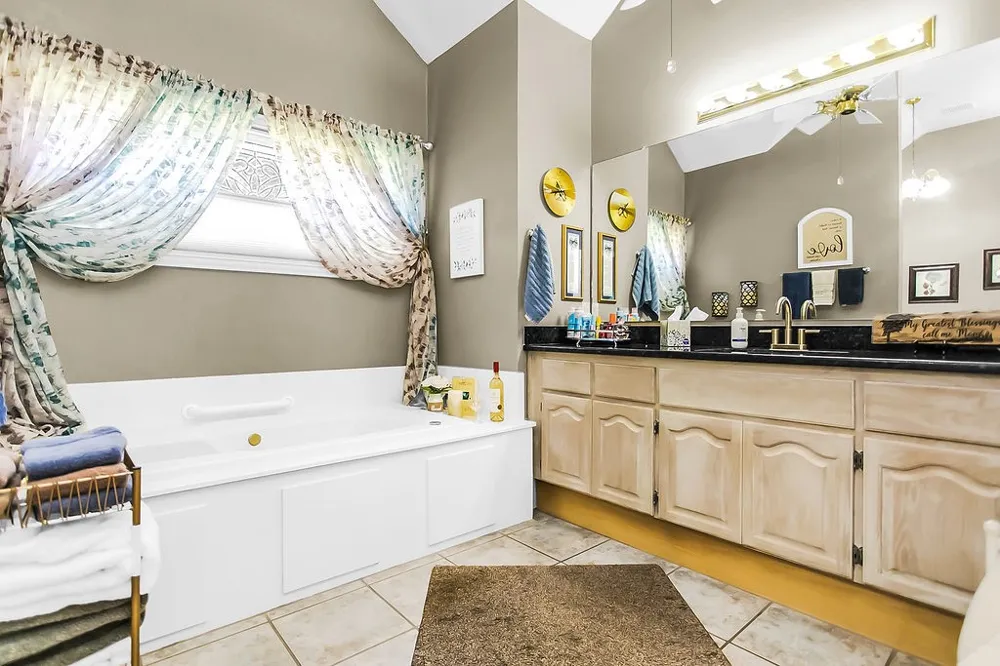 820 Cedar Creek Circle Bonham, TX 75418