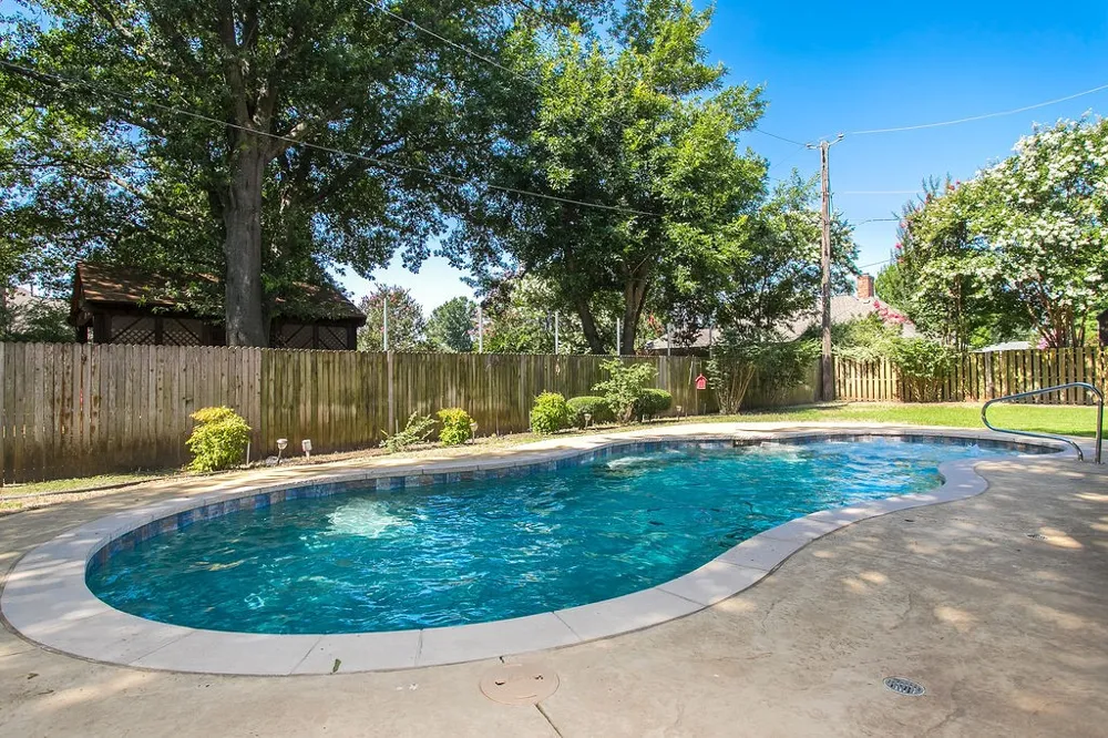820 Cedar Creek Circle Bonham, TX 75418