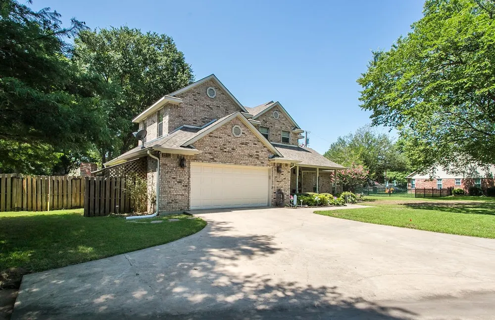 820 Cedar Creek Circle Bonham, TX 75418