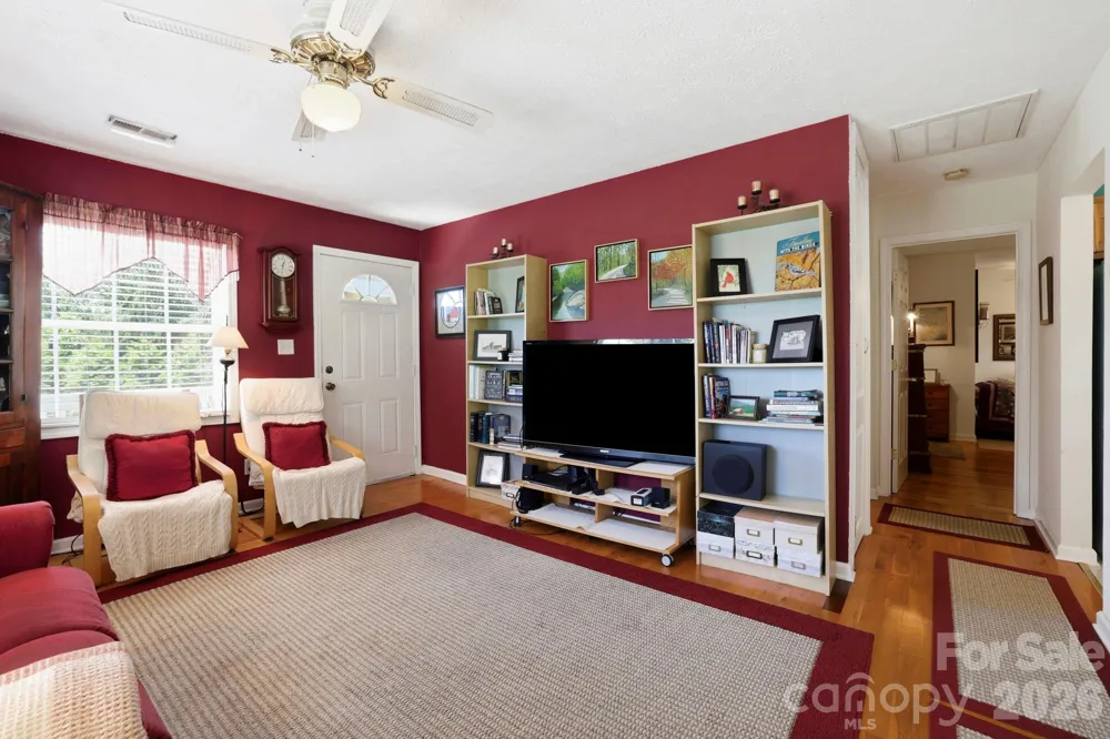 658 Enka Lake Road Candler, NC 28715
