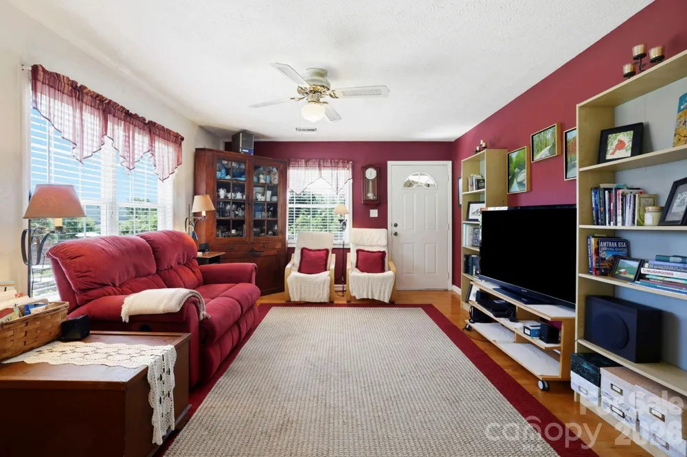 658 Enka Lake Road Candler, NC 28715