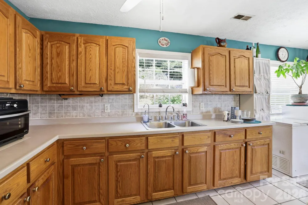 658 Enka Lake Road Candler, NC 28715