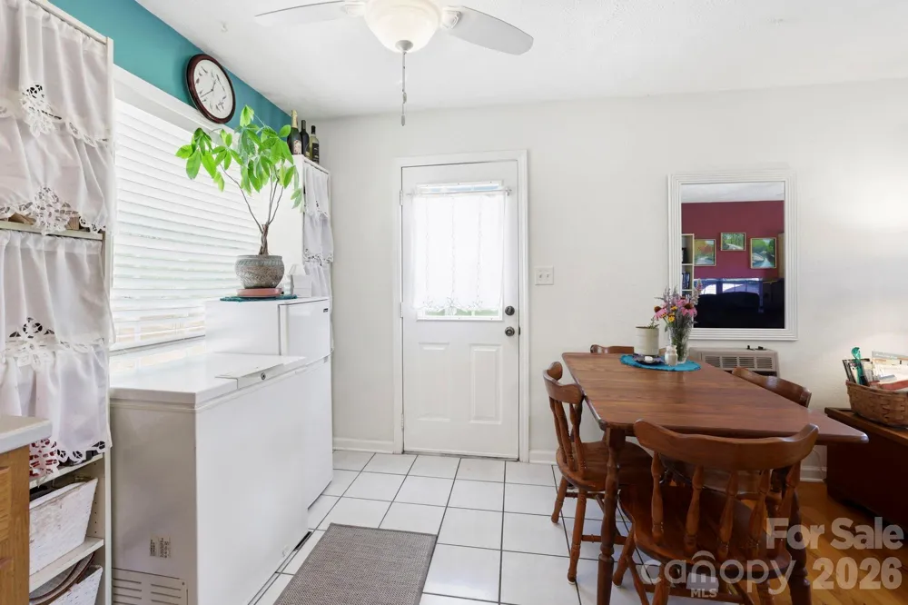 658 Enka Lake Road Candler, NC 28715