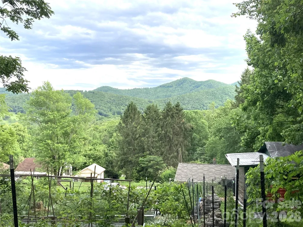 658 Enka Lake Road Candler, NC 28715