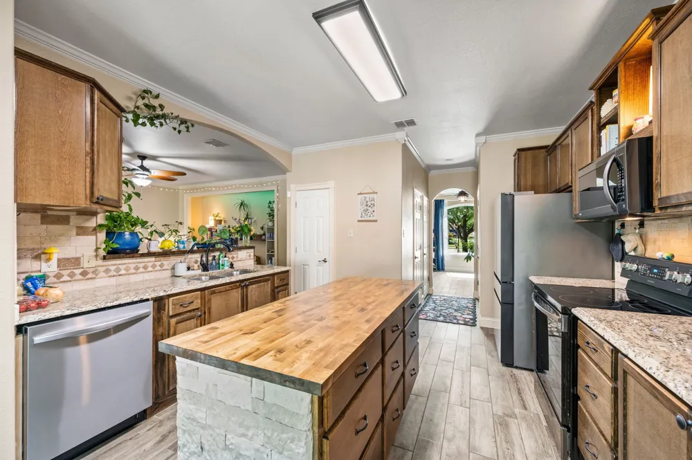 2012 Collington Drive Roanoke, TX 76262