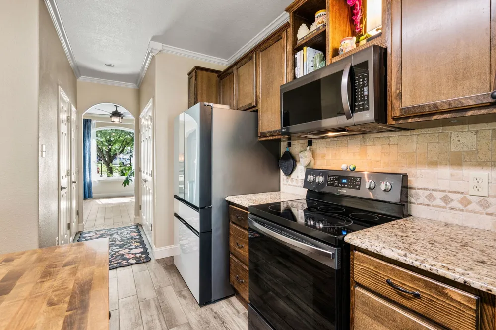 2012 Collington Drive Roanoke, TX 76262