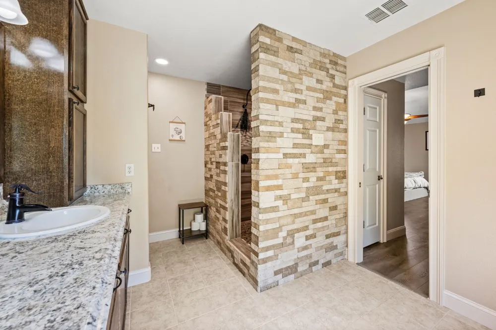 2012 Collington Drive Roanoke, TX 76262