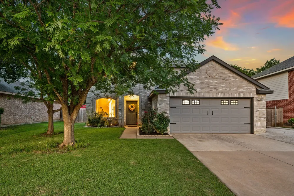 2012 Collington Drive Roanoke, TX 76262