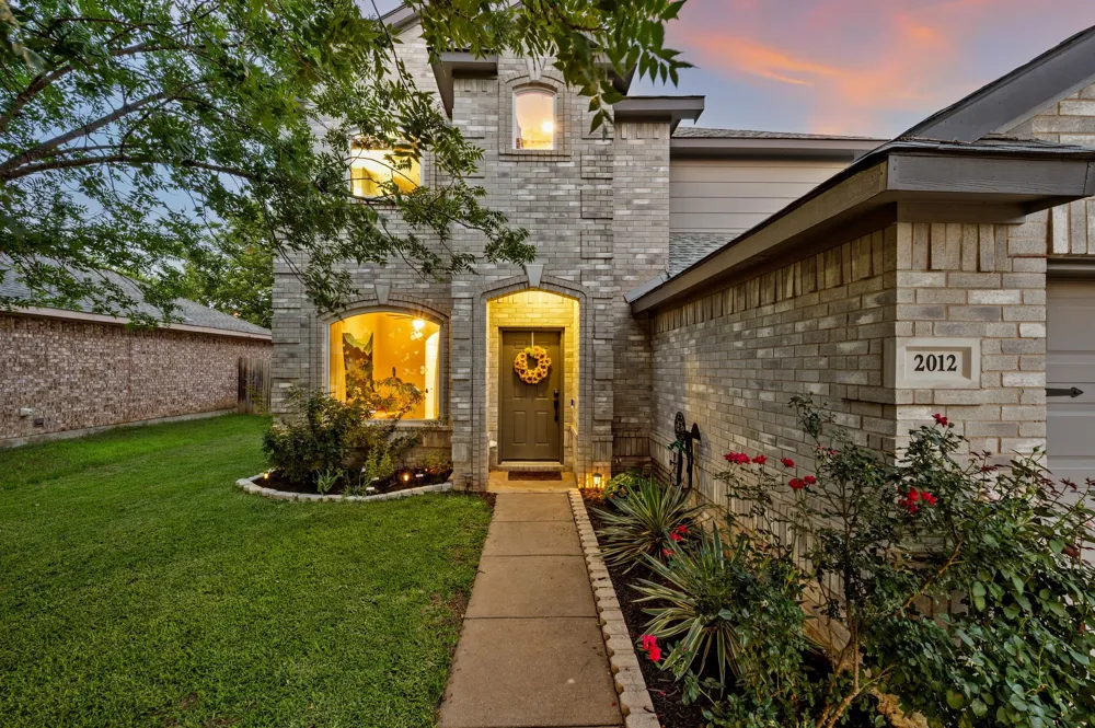 2012 Collington Drive Roanoke, TX 76262