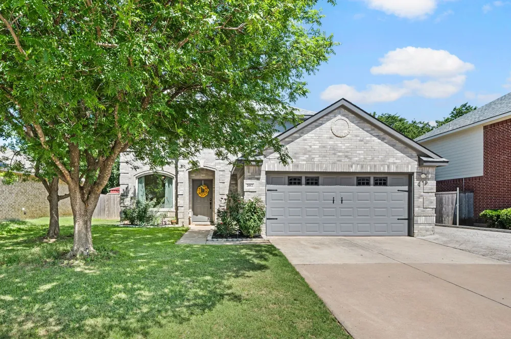 2012 Collington Drive Roanoke, TX 76262