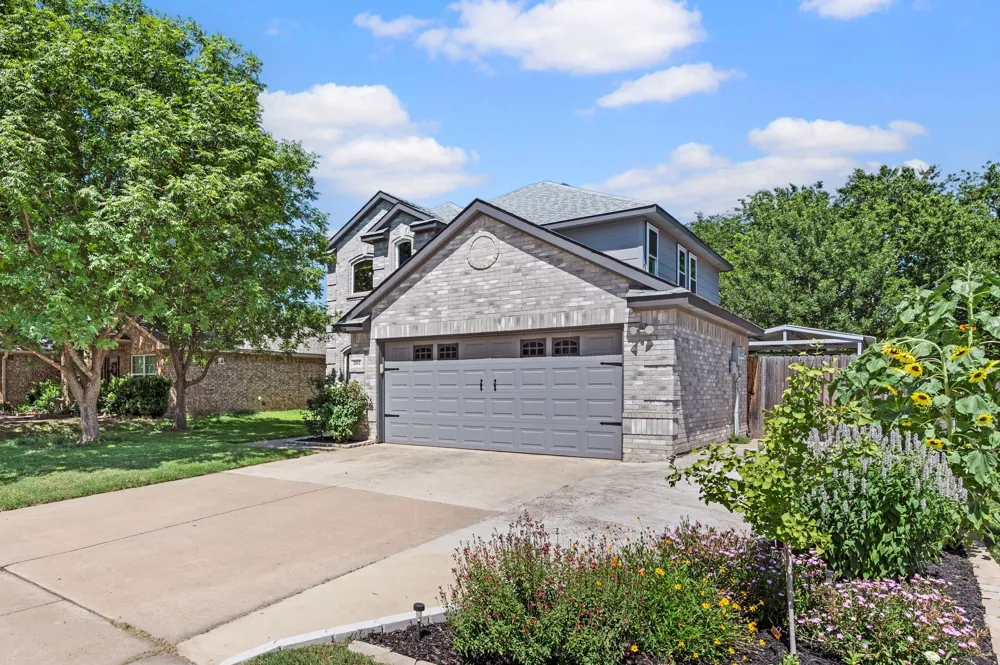 2012 Collington Drive Roanoke, TX 76262