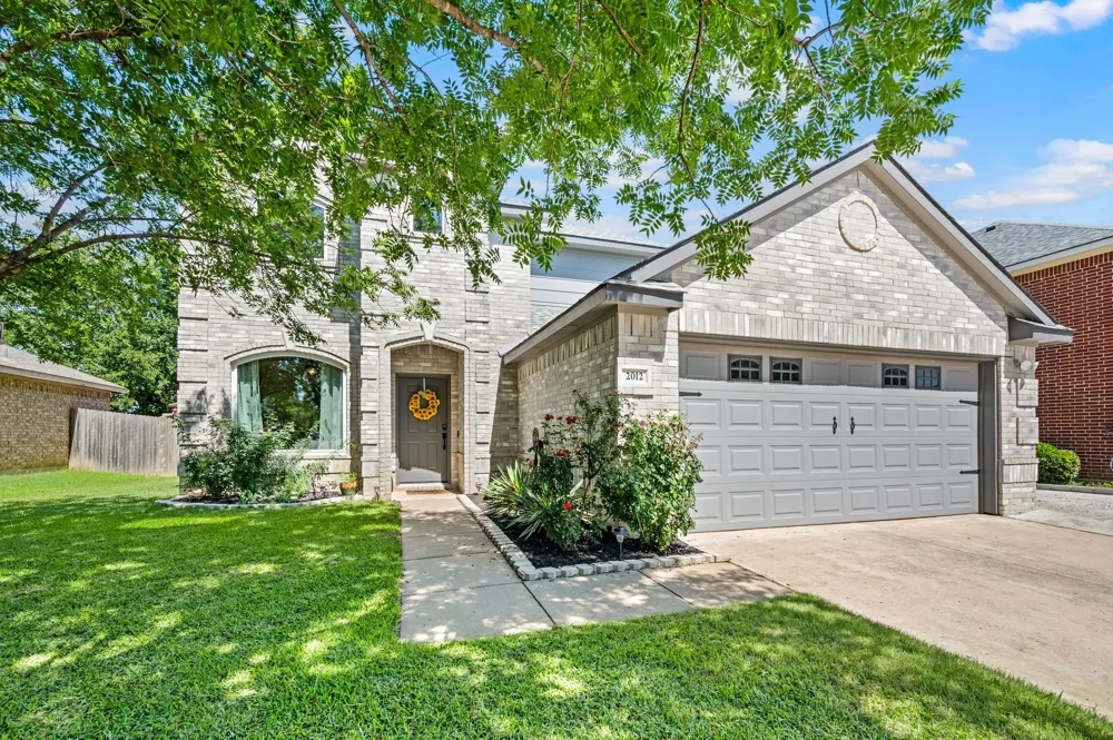 2012 Collington Drive Roanoke, TX 76262