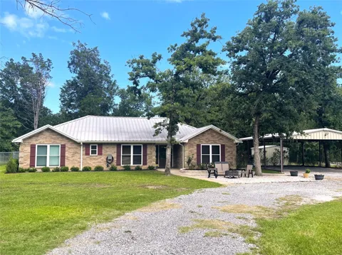 109 Private Road 916