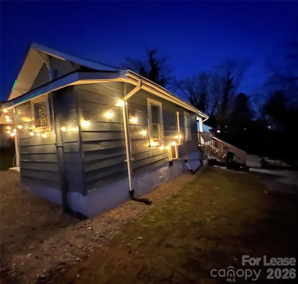 605 Center Street NW Lenoir, NC 28645