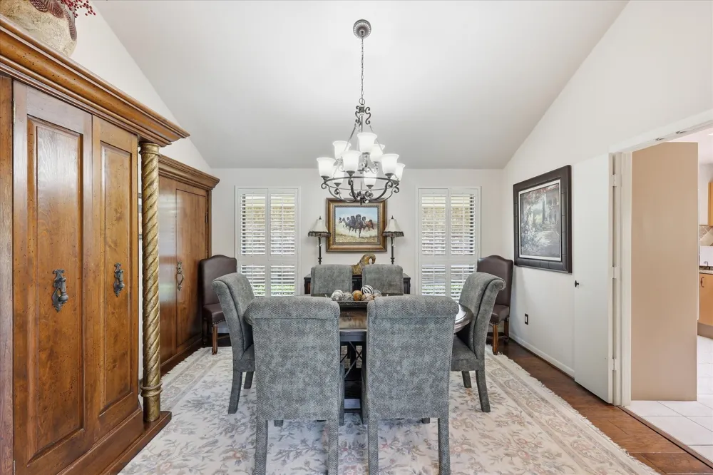 16702 Village Lane Dallas, TX 75248