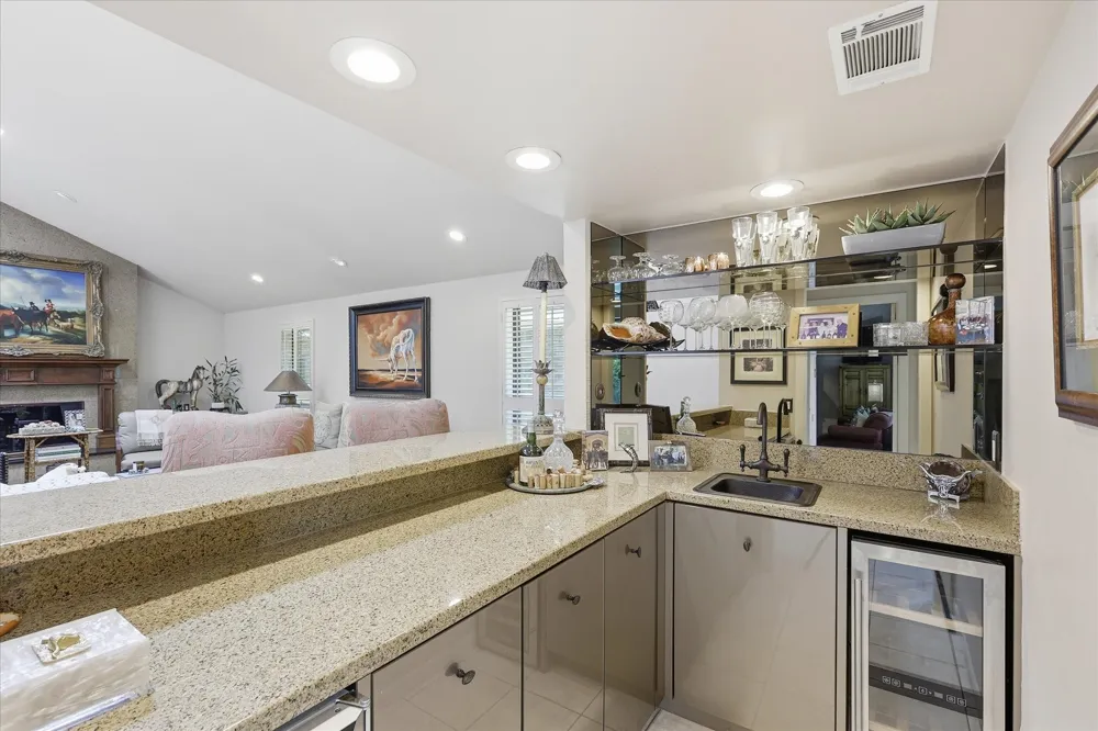 16702 Village Lane Dallas, TX 75248