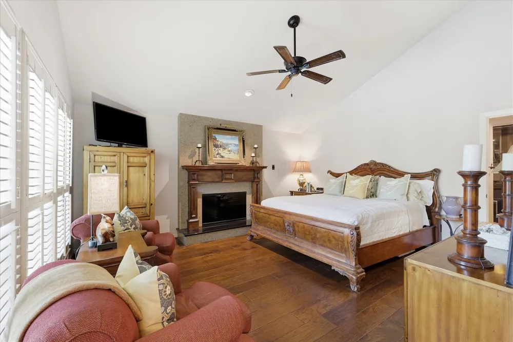 16702 Village Lane Dallas, TX 75248