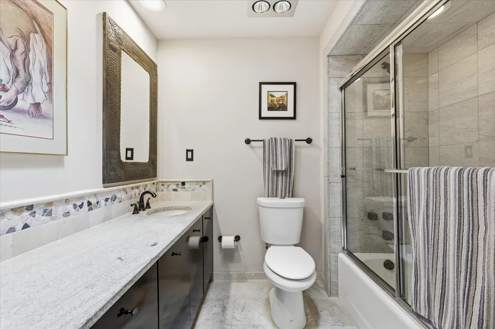 16702 Village Lane Dallas, TX 75248