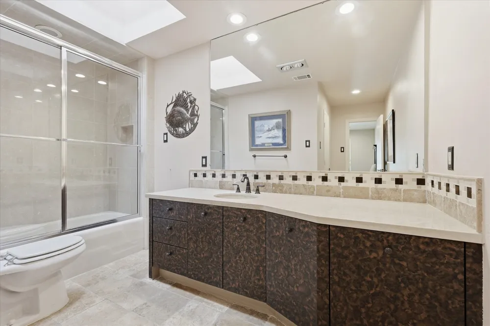 16702 Village Lane Dallas, TX 75248