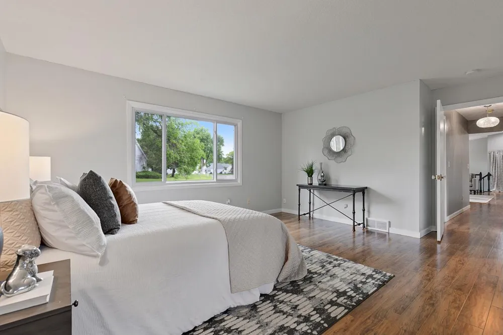 7440 Landau Curve Bloomington, MN 55438