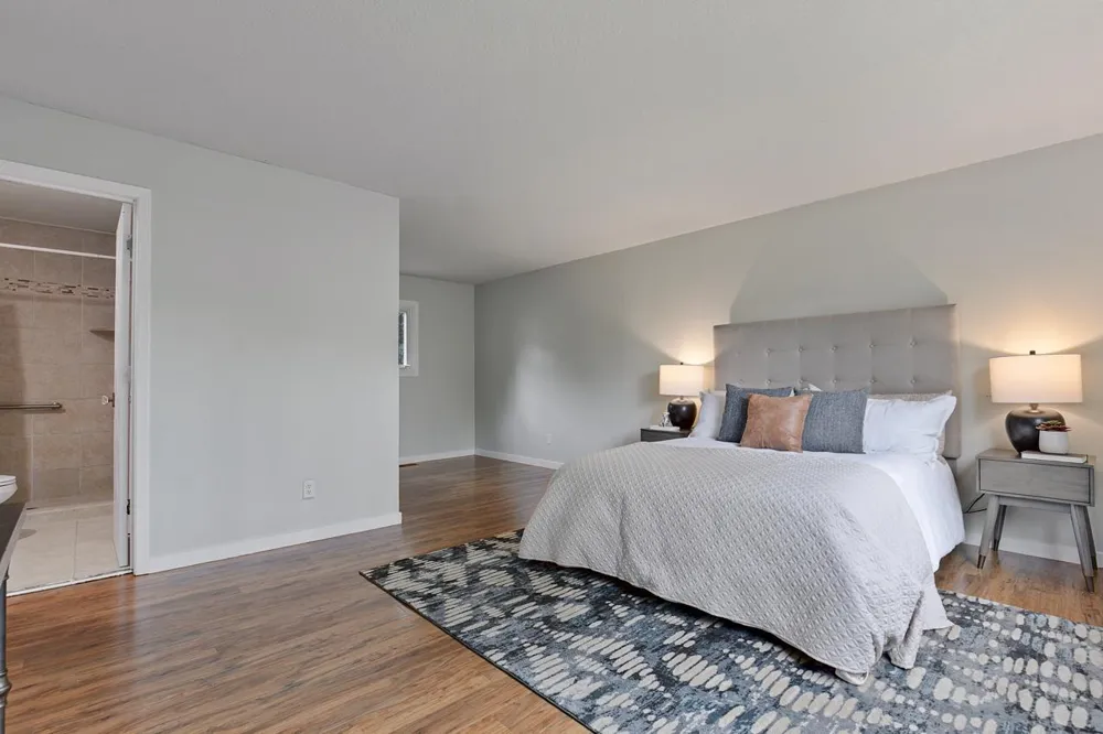 7440 Landau Curve Bloomington, MN 55438