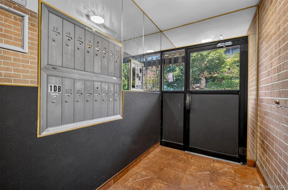 42-11 108 st #3D Corona, NY 11368