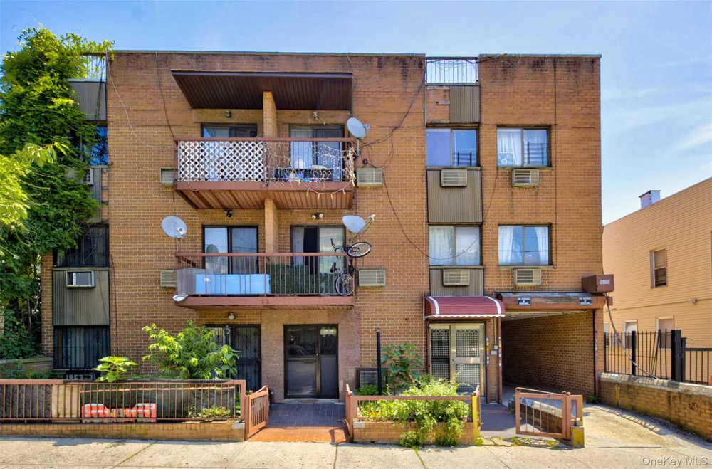 42-11 108 st #3D Corona, NY 11368
