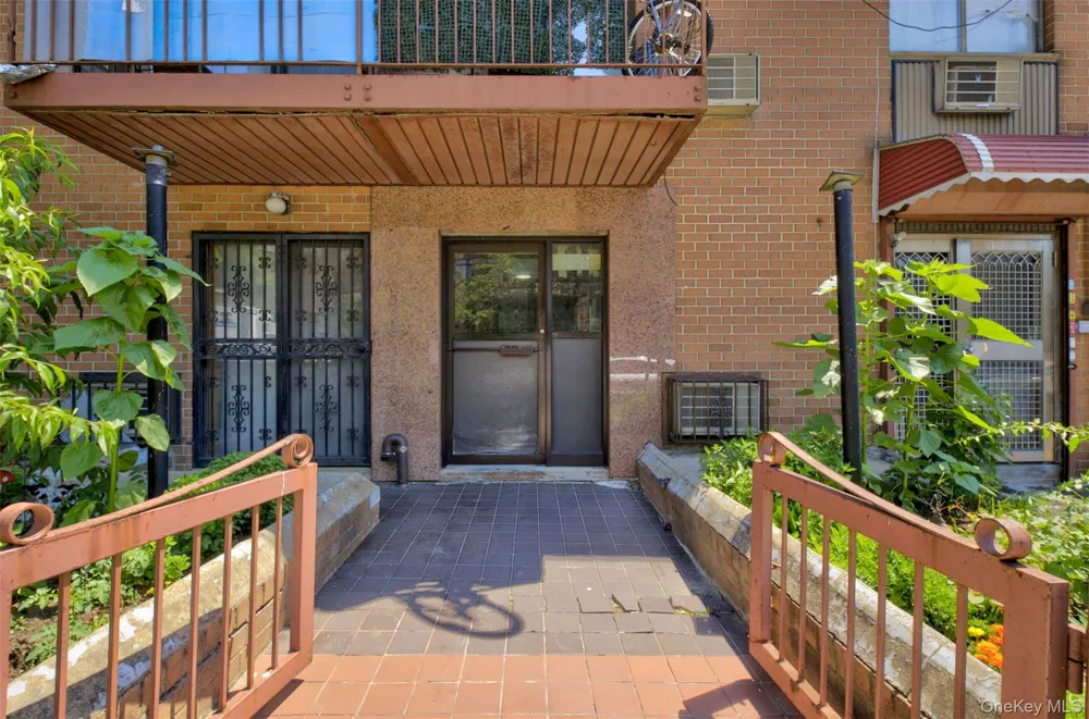42-11 108 st #3D Corona, NY 11368