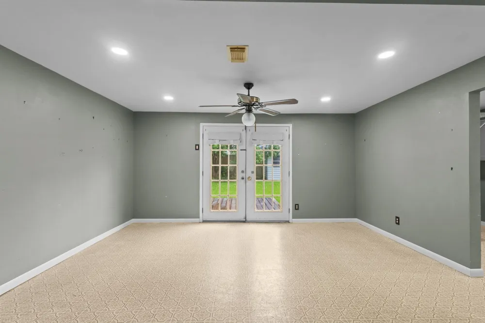 1440 Avenue E Nederland, TX 77627