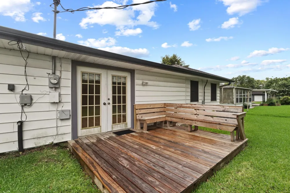 1440 Avenue E Nederland, TX 77627