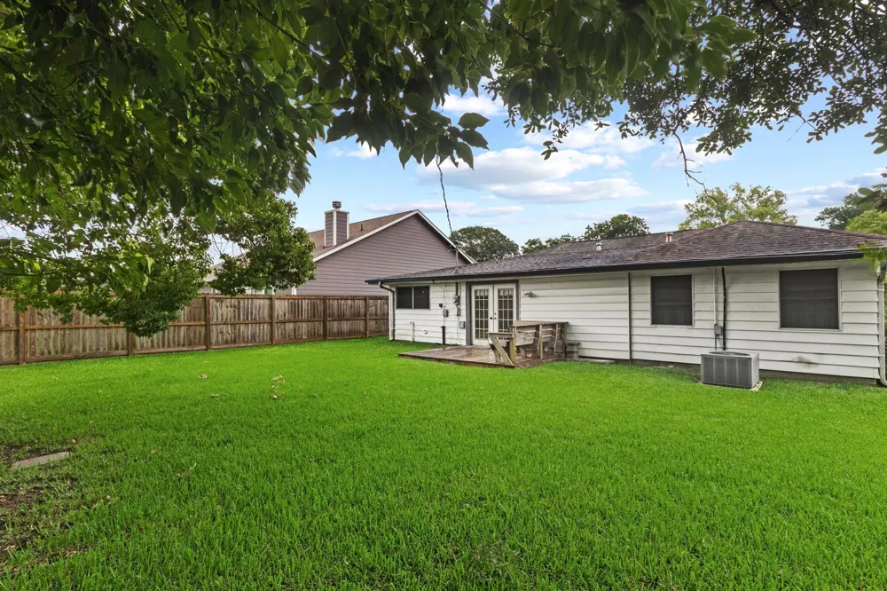1440 Avenue E Nederland, TX 77627
