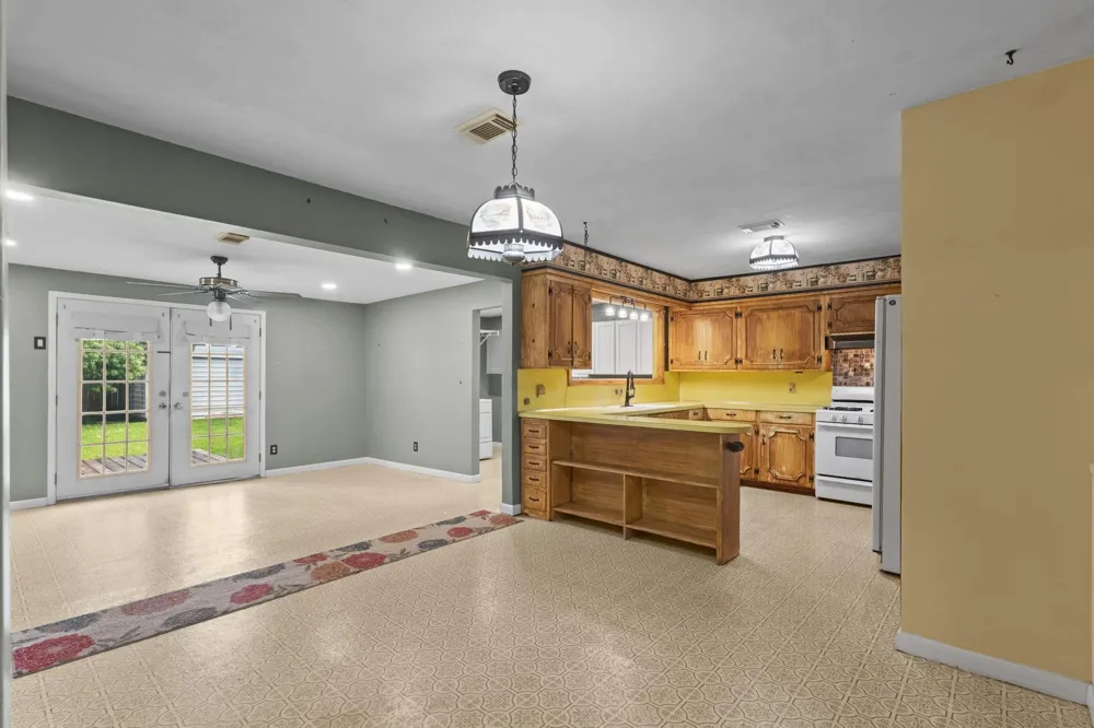 1440 Avenue E Nederland, TX 77627