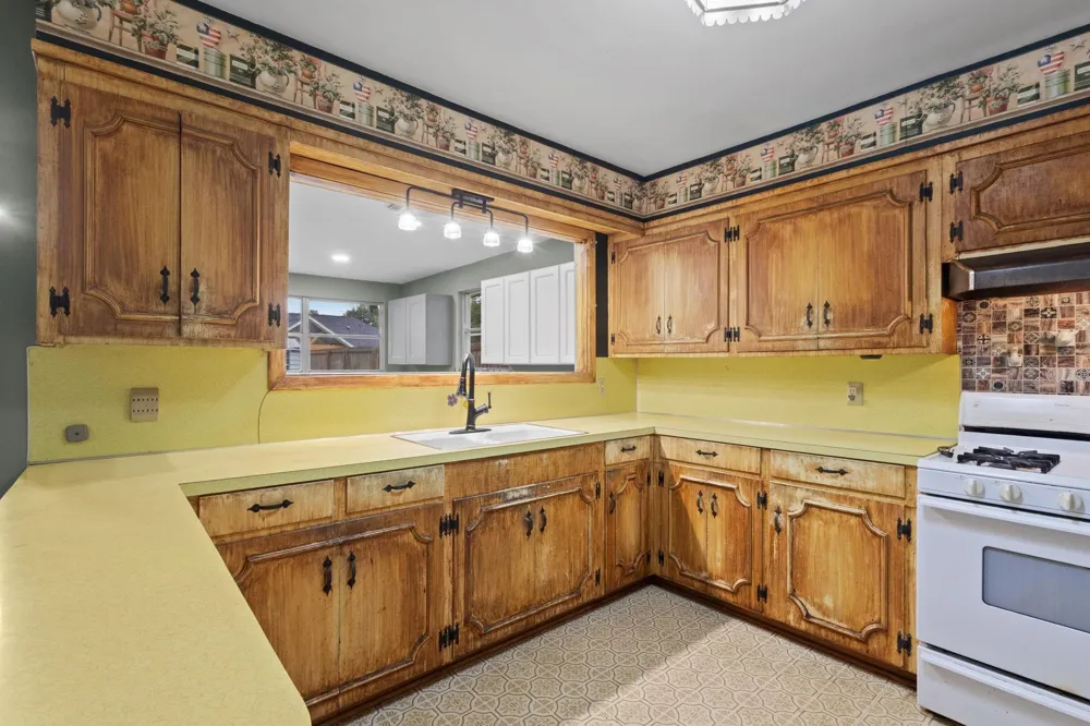 1440 Avenue E Nederland, TX 77627