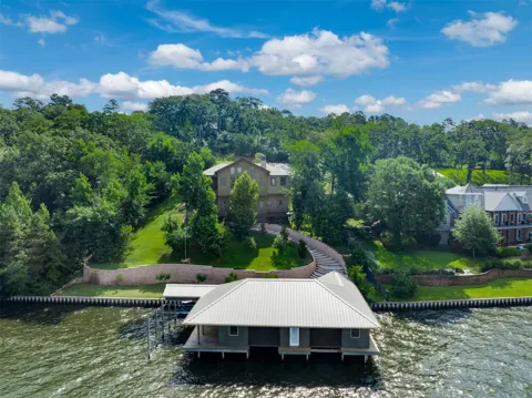 127 N Lake Bluff Drive