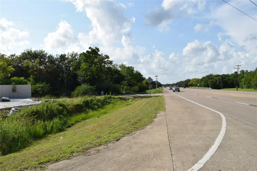 2304 Old Road Friendswood, TX 77546