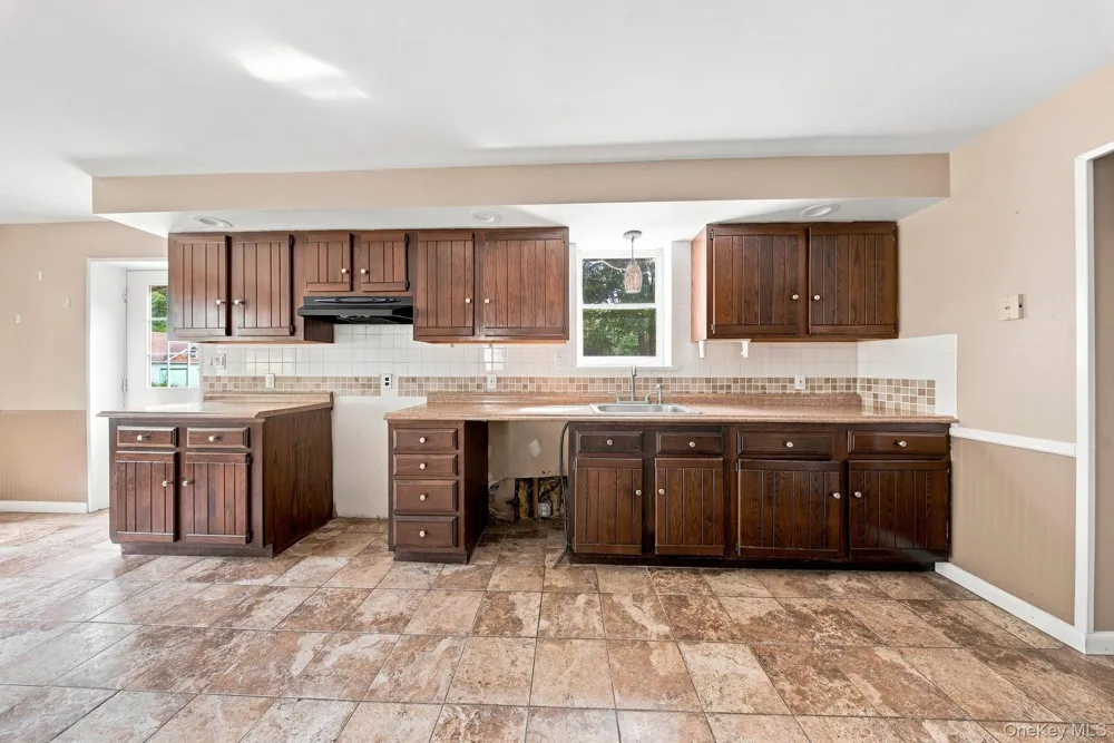 13 Oneida Trail Glen Spey, NY 12737
