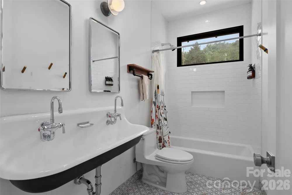 105 Loganberry Trail #1 Fletcher, NC 28732