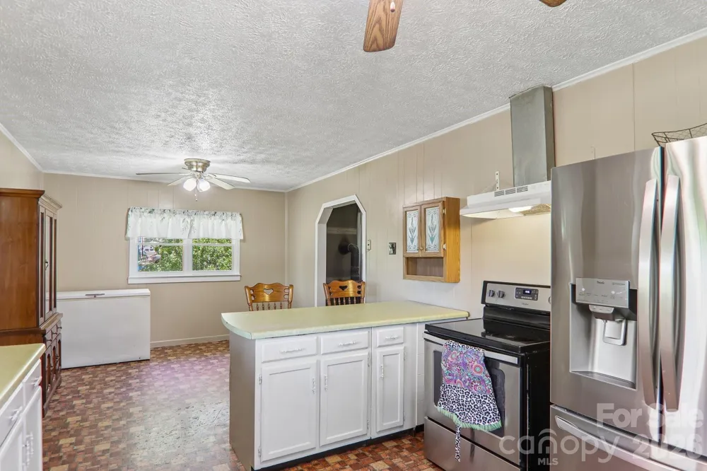 414 Skyline Drive Canton, NC 28716