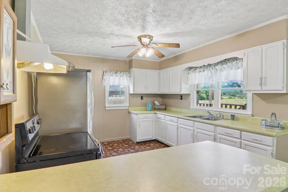 414 Skyline Drive Canton, NC 28716